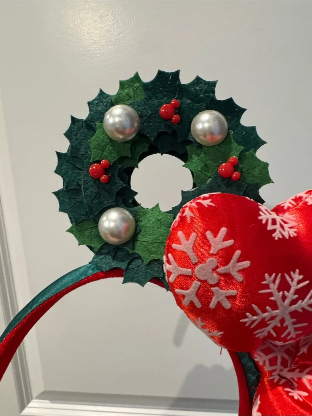 Disney Parks Minnie Mouse Holiday Christmas Wreath Ear Headband